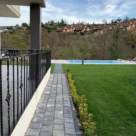 Vadi-isitmali Havuzlu-somineli-kis Bahceli-tamamen Mustakil Appartement