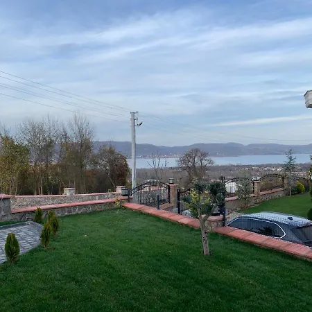 Vadi-isitmali Havuzlu-somineli-kis Bahceli-tamamen Mustakil Sapanca