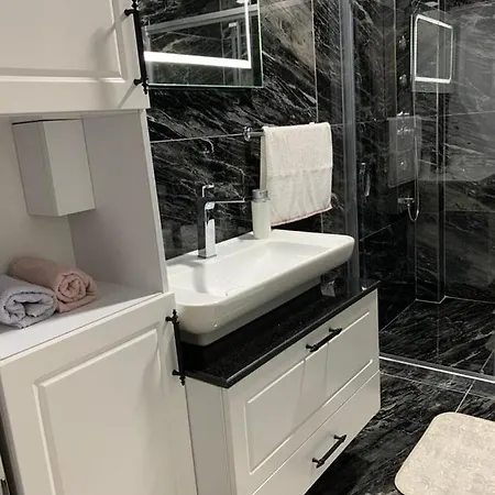 Vadi-isitmali Havuzlu-somineli-kis Bahceli-tamamen Mustakil Appartement *