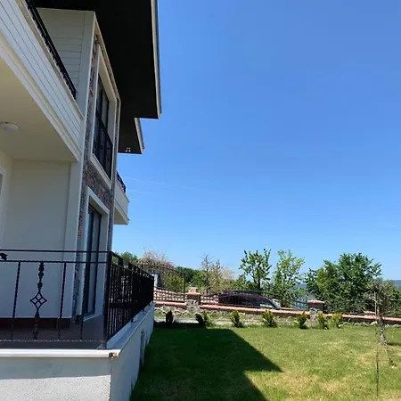 Vadi-isitmali Havuzlu-somineli-kis Bahceli-tamamen Mustakil Appartement