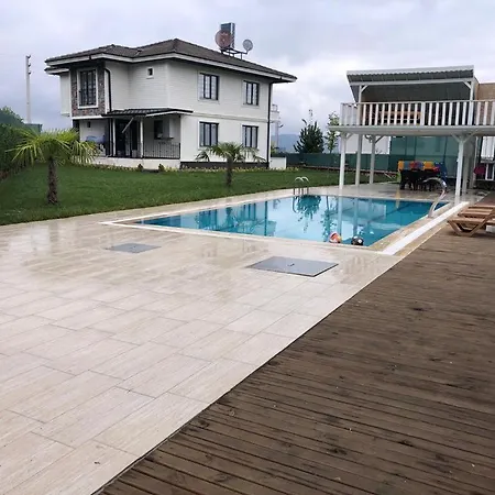 Vadi-isitmali Havuzlu-somineli-kis Bahceli-tamamen Mustakil Appartement *